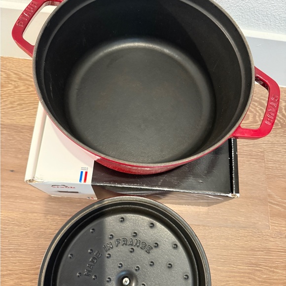 Staub Cherry Red Cast Iron Dutch Oven 4qt - Picture 2 of 4